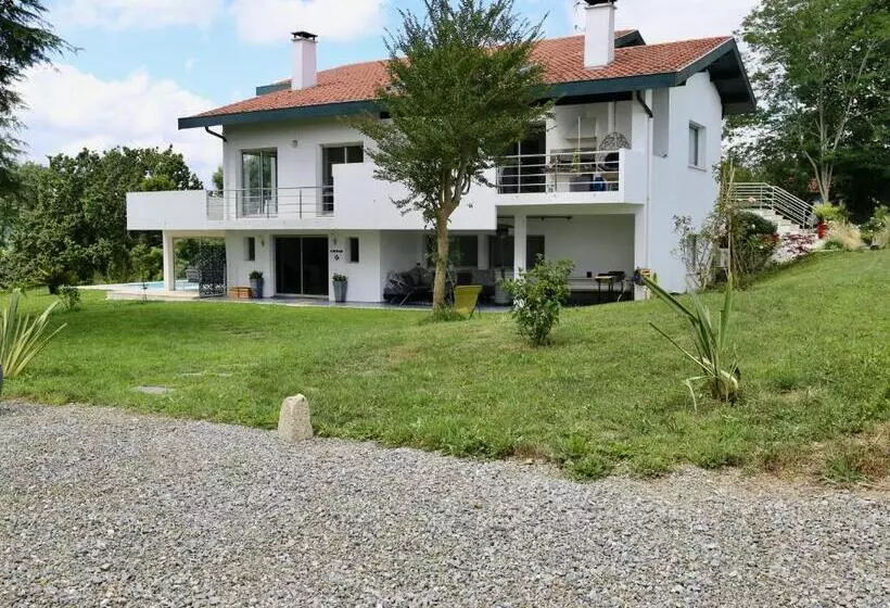 Appartement De Charme Avec Piscine Au Cœur Du Pays Basque   Fr 1 239 795