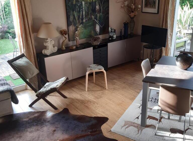 تختخواب و صبحانه Chambre Et Jardin