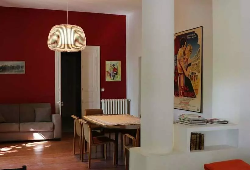 Aamiaismajoitus (B&B) La Maison Du Soleil