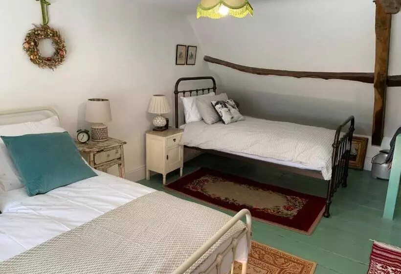 Charming Townhouse In Bruton