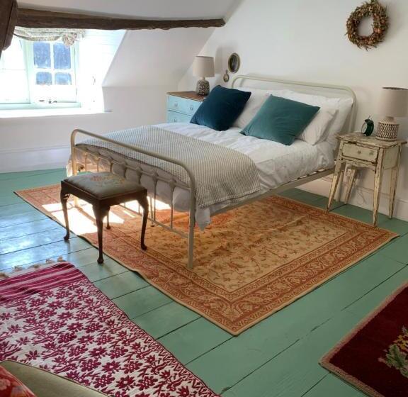 Charming Townhouse In Bruton