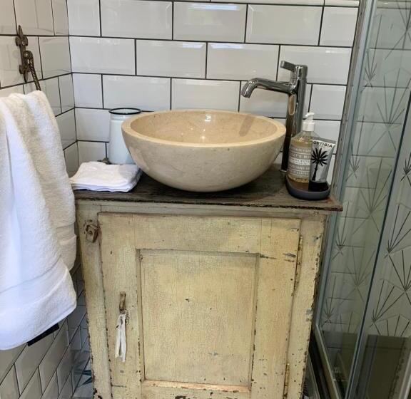 Charming Townhouse In Bruton