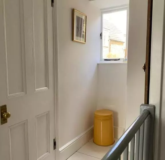 Charming Townhouse In Bruton