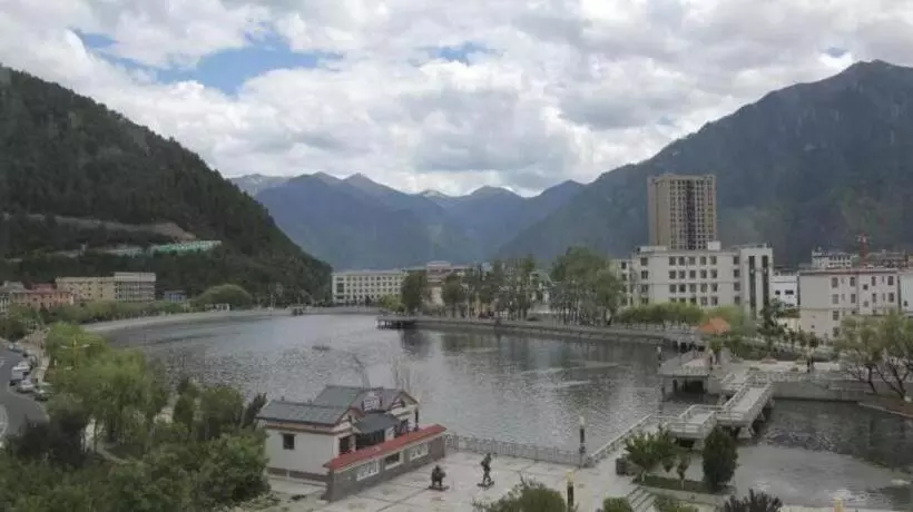 ホテル Greentree Inn Tibet Nyingchi City Biji Shenshan