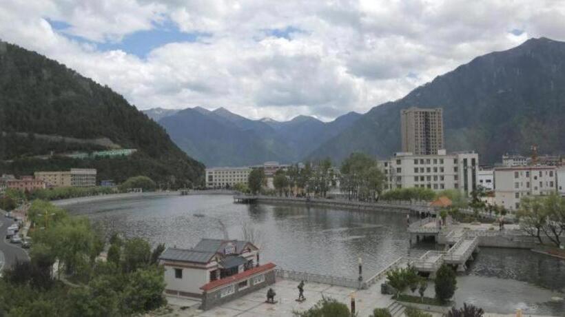 ホテル Greentree Inn Tibet Nyingchi City Biji Shenshan