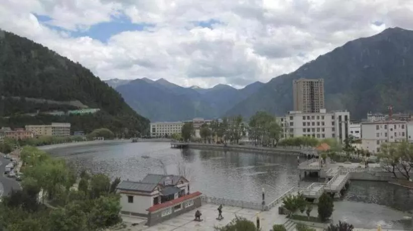 ホテル Greentree Inn Tibet Nyingchi City Biji Shenshan