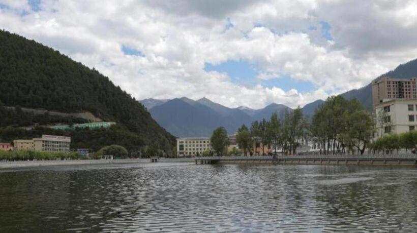 ホテル Greentree Inn Tibet Nyingchi City Biji Shenshan