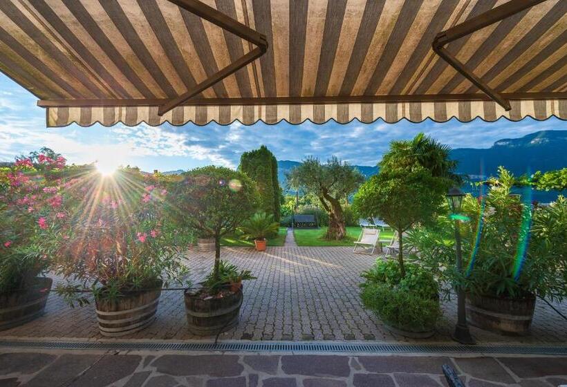 酒店 Sandhof Ferienwohnungen