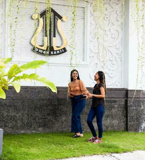 ホテル Umah Santi Residence