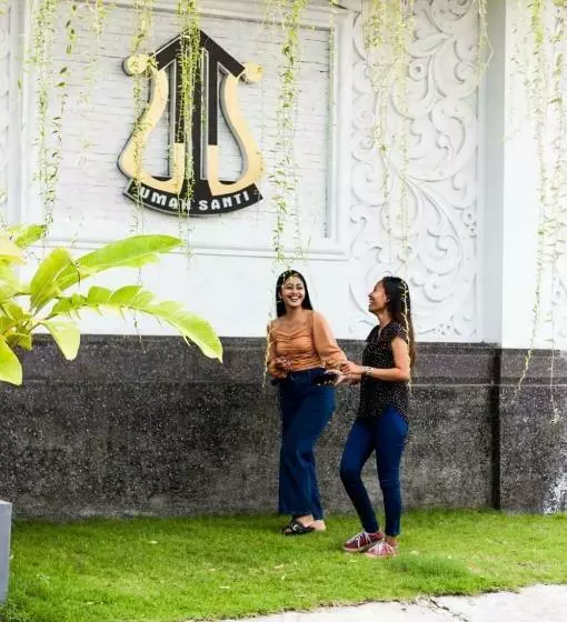 ホテル Umah Santi Residence