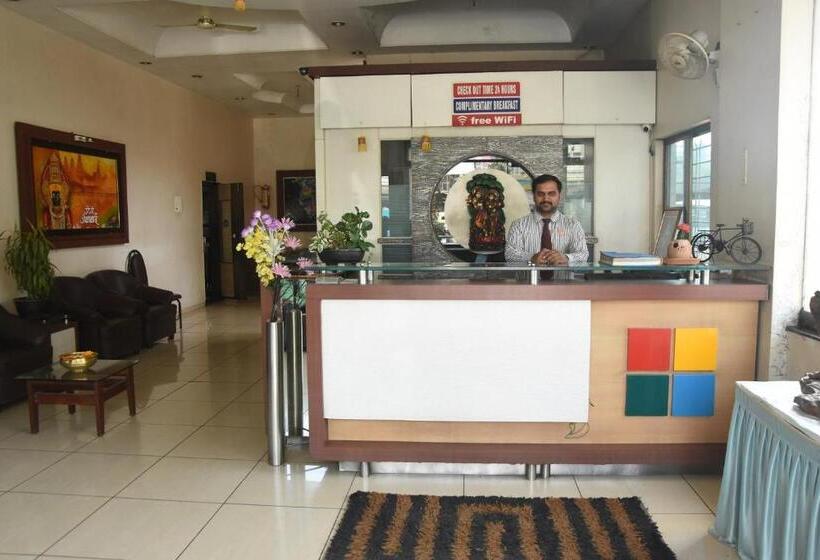 فندق Vrindavan Deluxe, Kolhapur