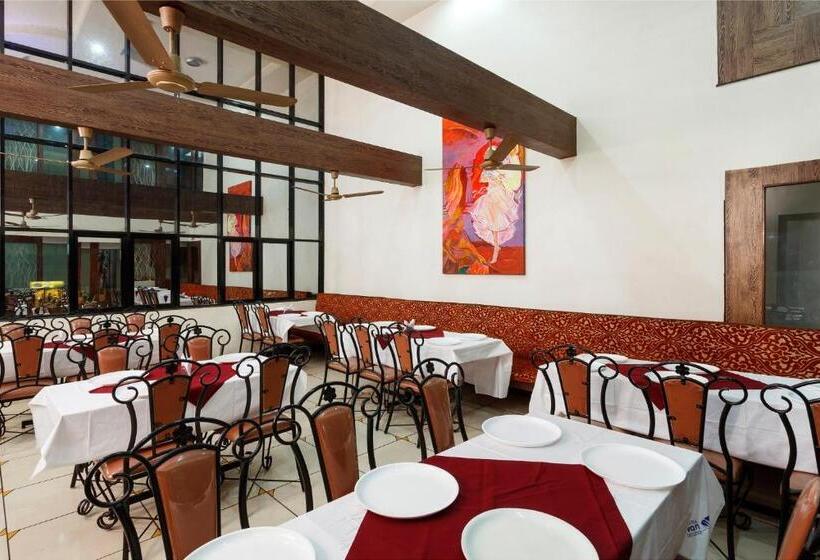 فندق Vrindavan Deluxe, Kolhapur