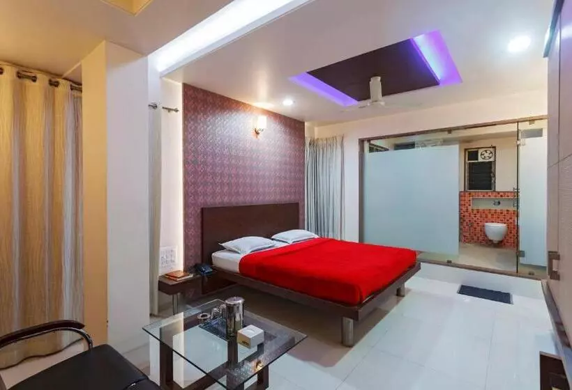 Hotelli Vrindavan Deluxe, Kolhapur