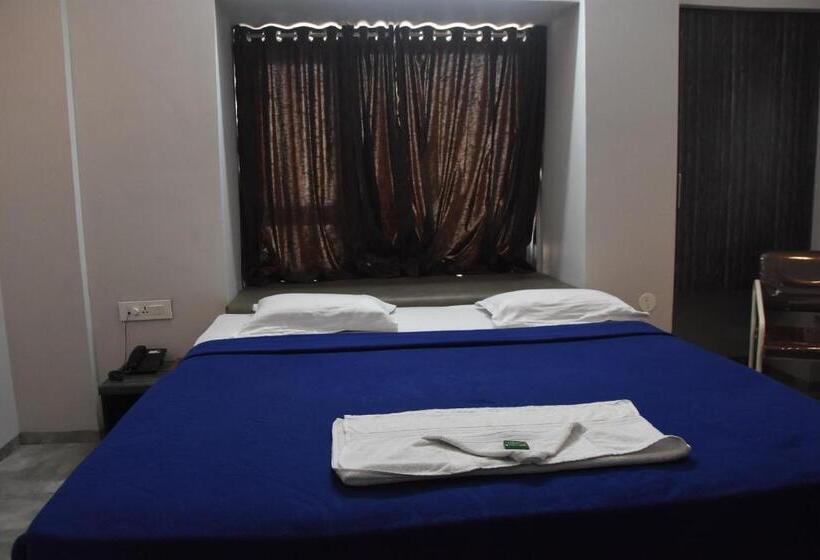 فندق Vrindavan Deluxe, Kolhapur