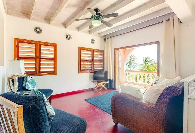 هتل Water Lily #6 @ Caribe Island