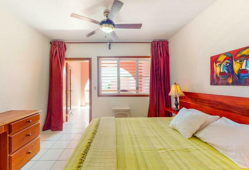 هتل Water Lily #6 @ Caribe Island