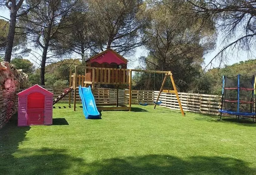 Maravillosa Casa Con Piscina Grande Y Bosque