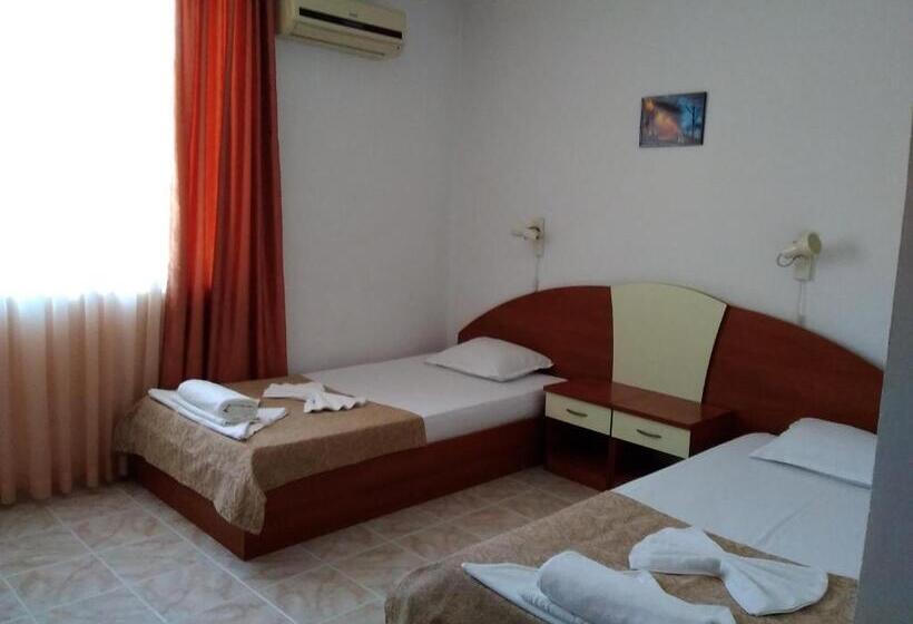 بنسيون Family Hotel Dramchev