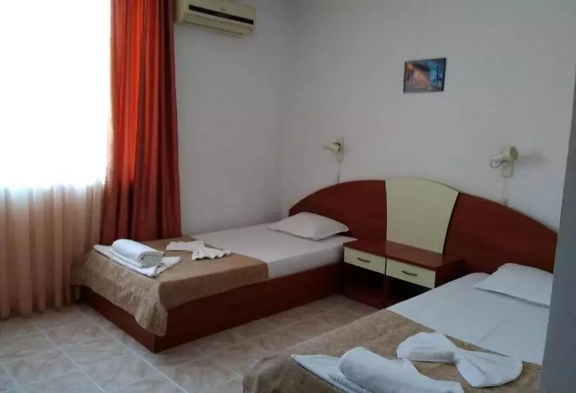 پانسیون Family Hotel Dramchev