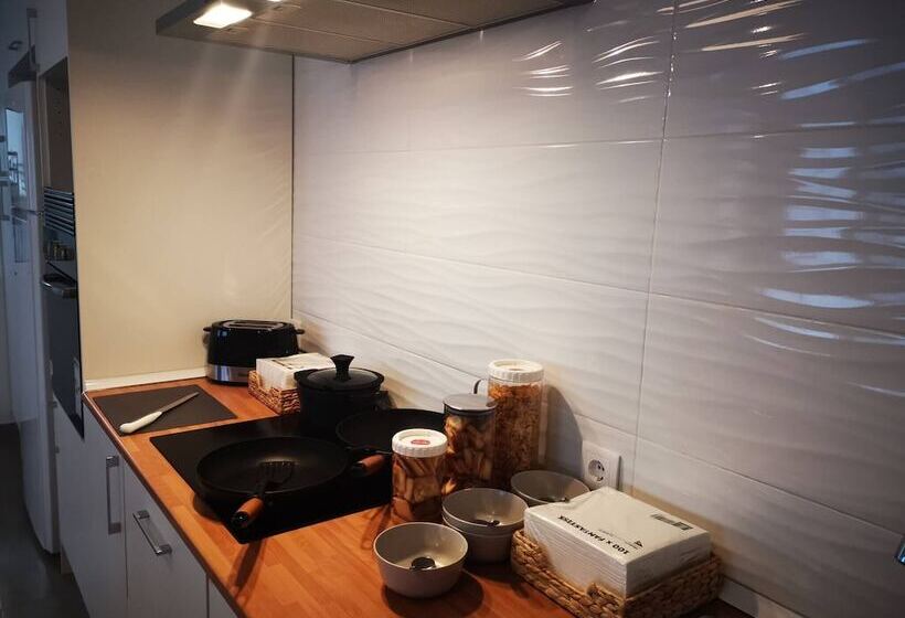 膳宿费 Private Couple Room On Caparica Poshtel