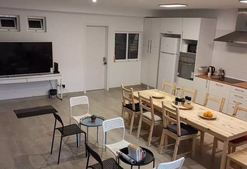 Majatalo Private Couple Room On Caparica Poshtel