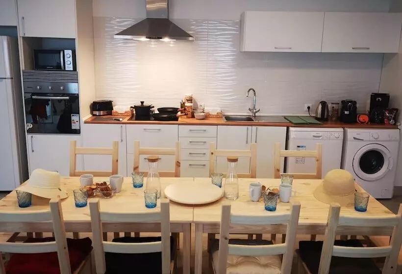 Majatalo Private Couple Room On Caparica Poshtel