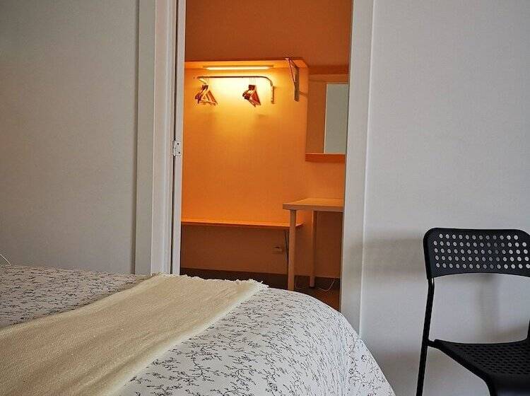 膳宿费 Private Couple Room On Caparica Poshtel