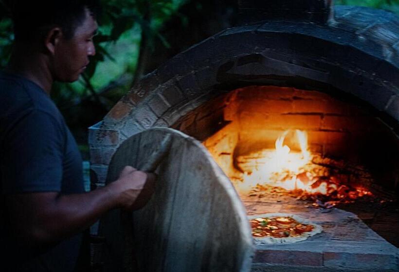 אתר נופש Tailana Island Pulau Banyak