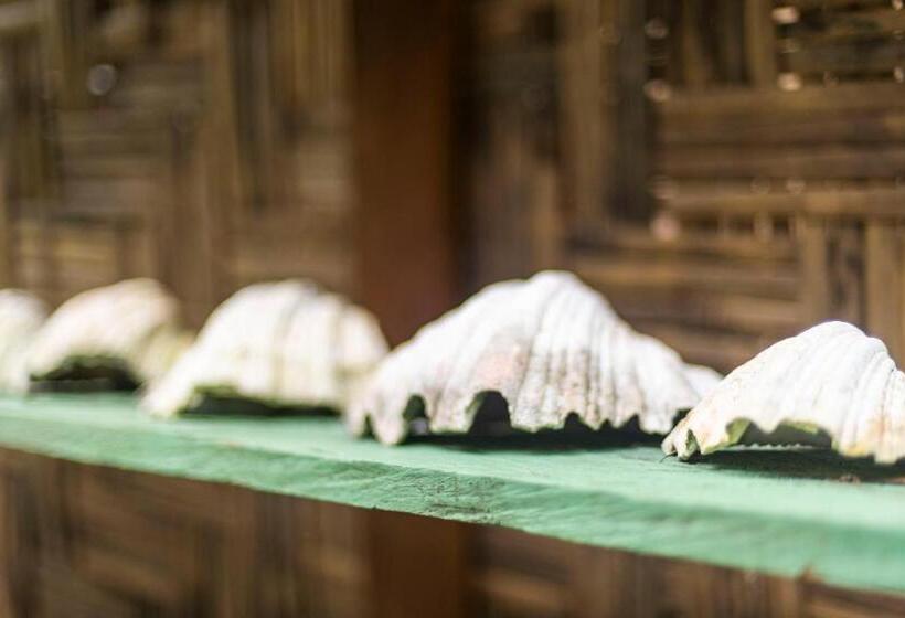 אתר נופש Tailana Island Pulau Banyak