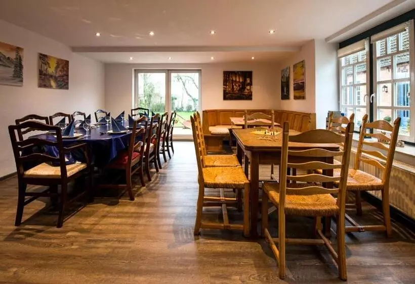 Zum Alten Dorfbrunnen