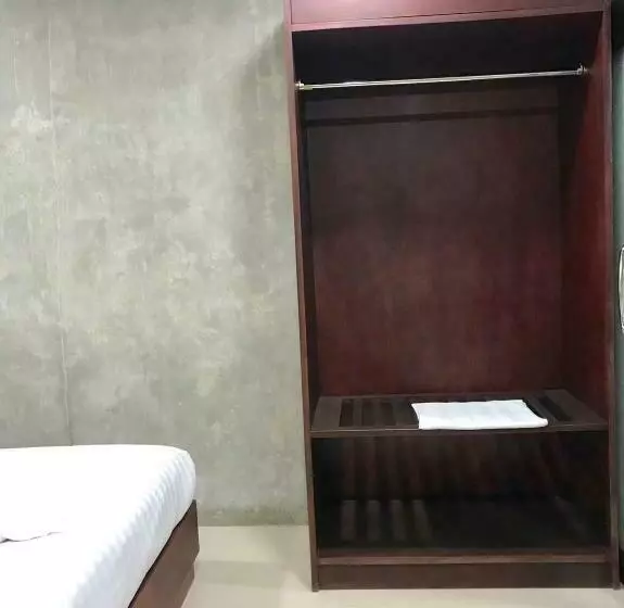 Easy Loft Hostel
