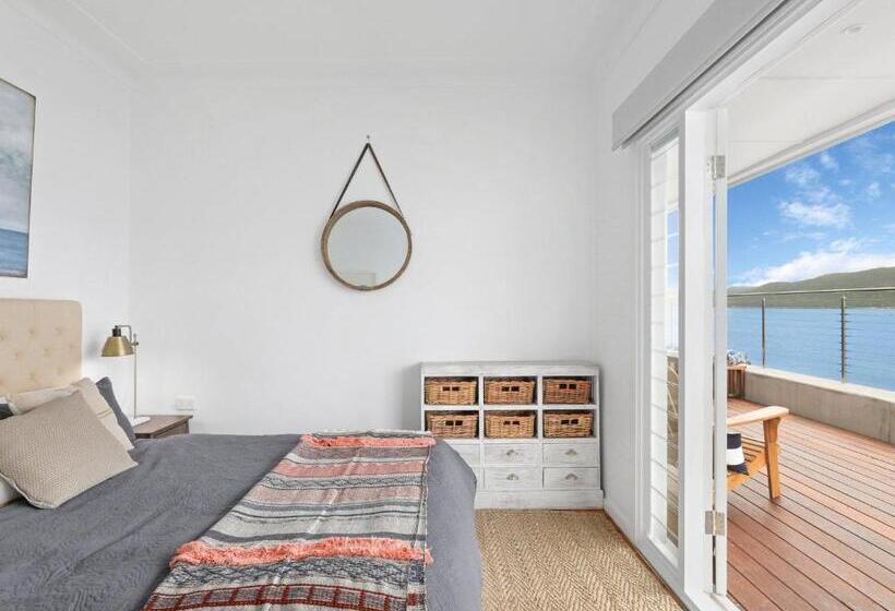 ペンション Barrenjoey Beach House