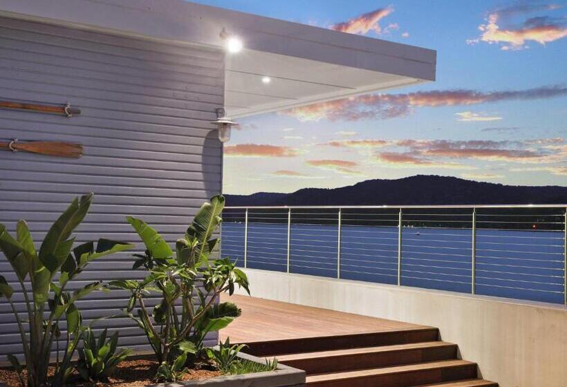 ペンション Barrenjoey Beach House
