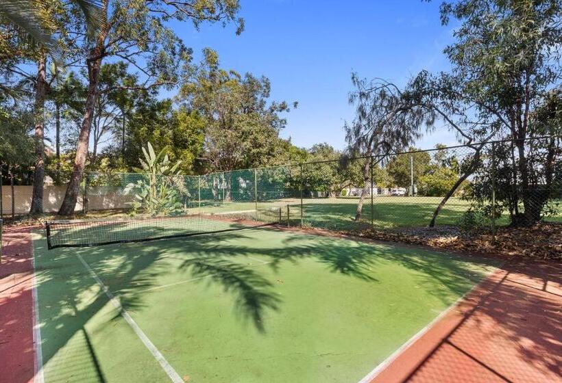 Stylish Townhouse, Private Courtyard Walk To Beach