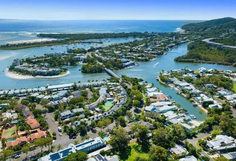 Stylish Townhouse, Private Courtyard Walk To Beach