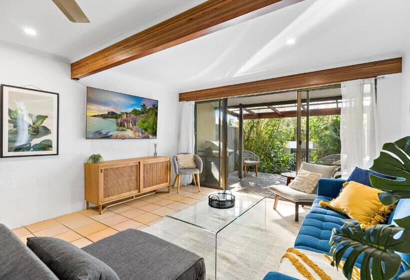 Stylish Townhouse, Private Courtyard Walk To Beach