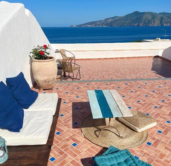 تختخواب و صبحانه Antica Dimora Santa Marina Salina