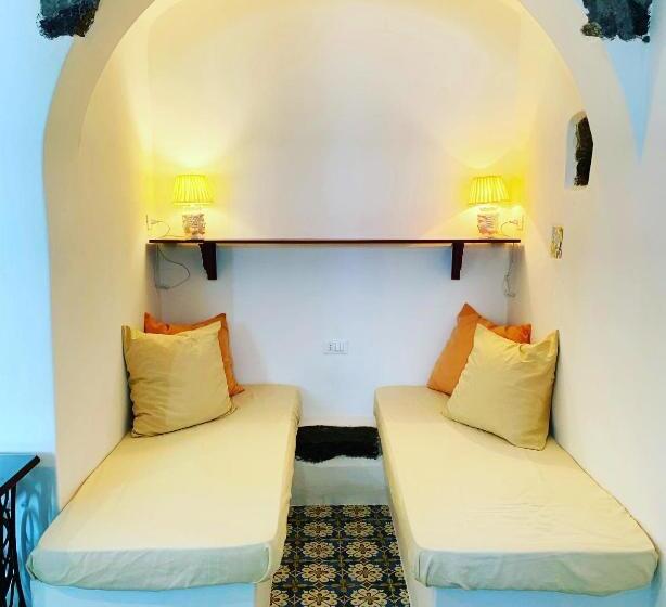 تختخواب و صبحانه Antica Dimora Santa Marina Salina