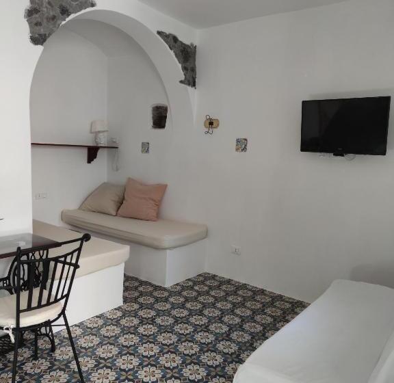 تختخواب و صبحانه Antica Dimora Santa Marina Salina