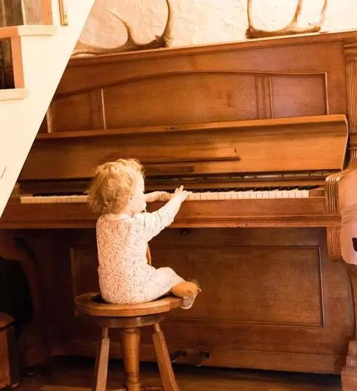 Chalet Familial Authentique Avec Jardin/cheminée