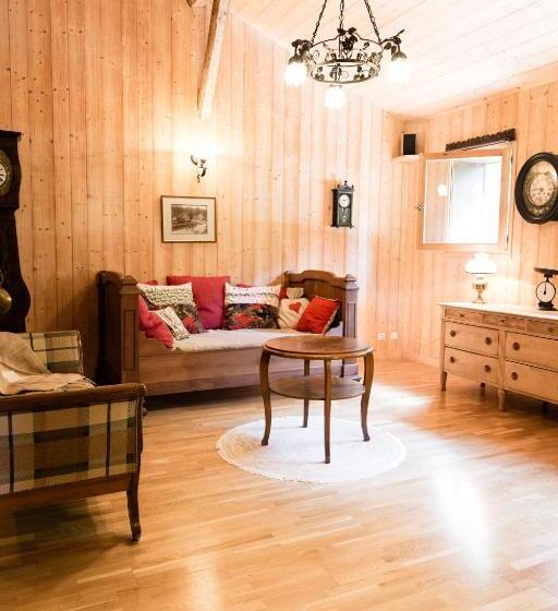 Chalet Familial Authentique Avec Jardin/cheminée