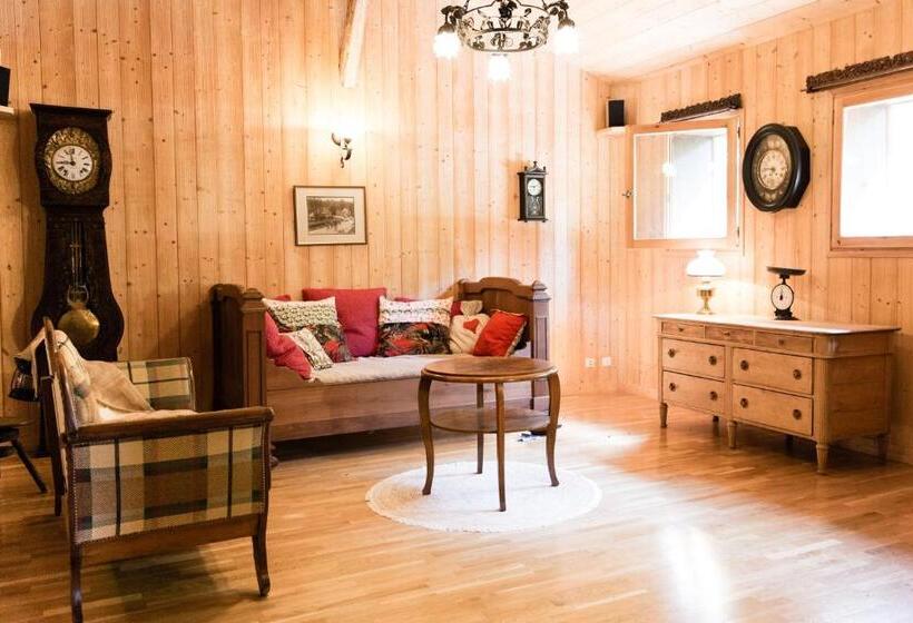 Chalet Familial Authentique Avec Jardin/cheminée