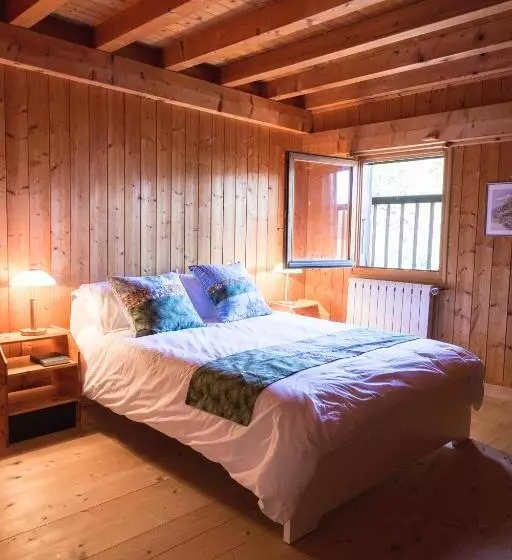 Chalet Familial Authentique Avec Jardin/cheminée