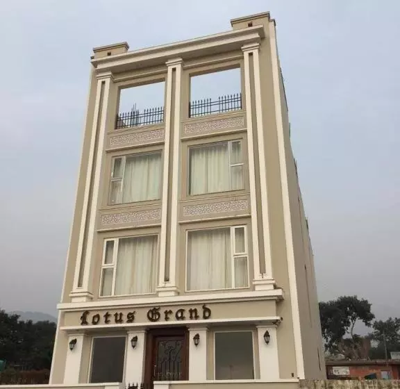 ホテル Lotus Grand Akm