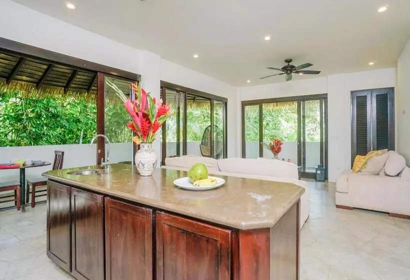 هتل Makara Toucan Suite / 2nd Floor