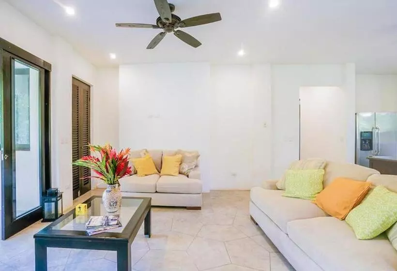 هتل Makara Toucan Suite / 2nd Floor