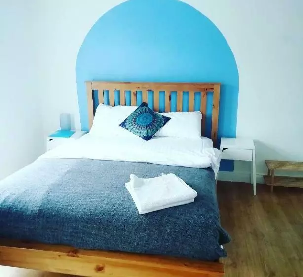 ペンション Big Yellow Door In Queens Quarter