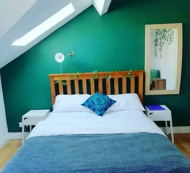 ペンション Big Yellow Door In Queens Quarter