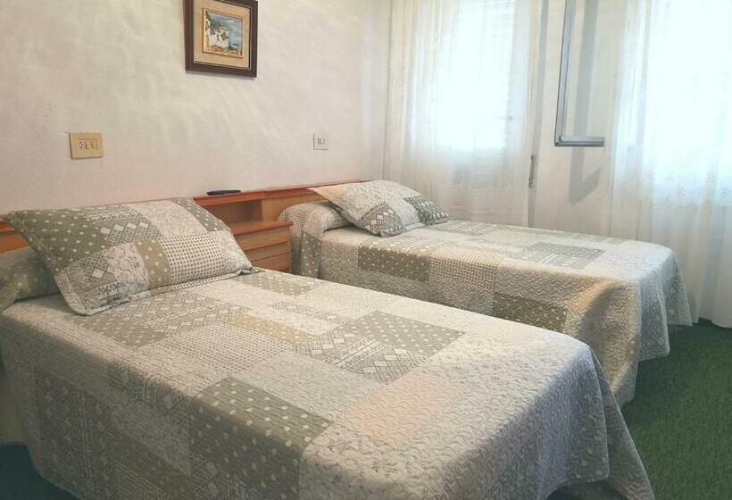 پانسیون Hostal Viña