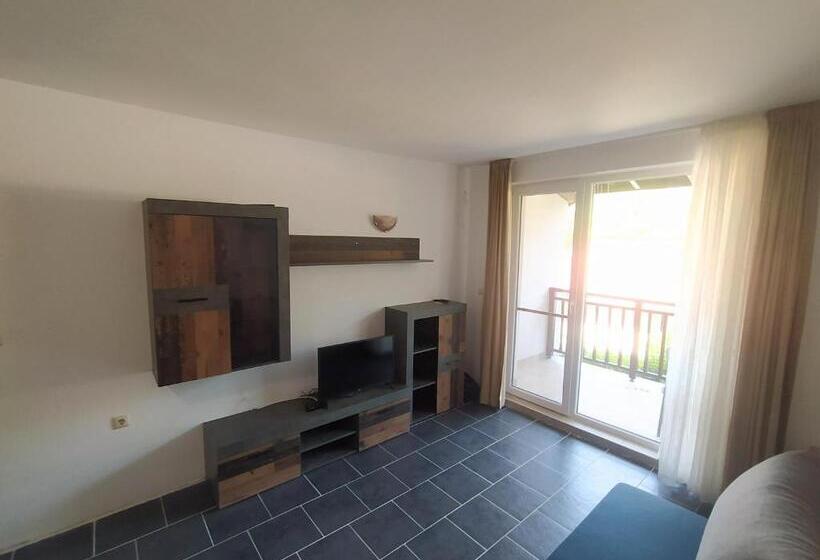 پانسیون Limani Guest House